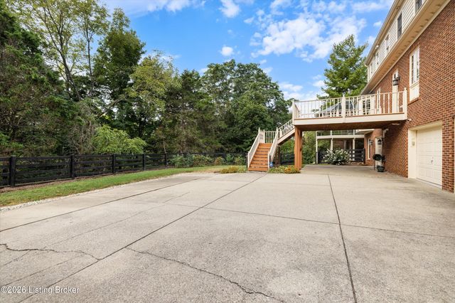 7626 Deer Meadow Dr, Louisville, KY 40241
