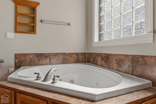 4013 Cypress Glenn Cove, Jonesboro, AR 72405