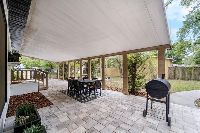 1502 W MEADOWBROOK AVENUE, Tampa, FL 33612