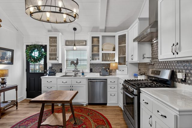 2074 W Fm 922, Valley View, TX 76272