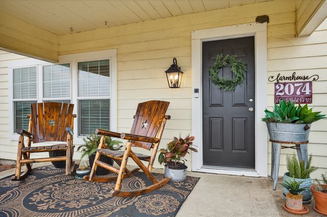 2074 W Fm 922, Valley View, TX 76272