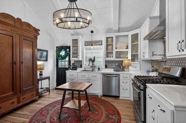 2074 W Fm 922, Valley View, TX 76272