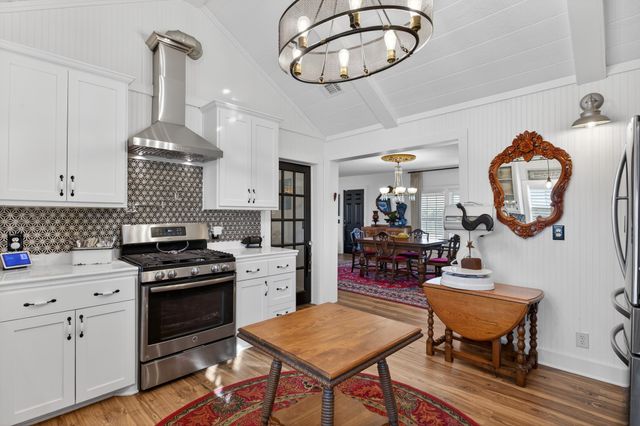 2074 W Fm 922, Valley View, TX 76272