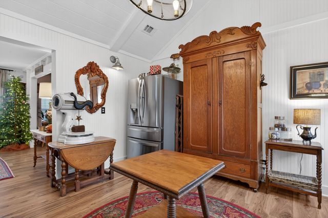 2074 W Fm 922, Valley View, TX 76272