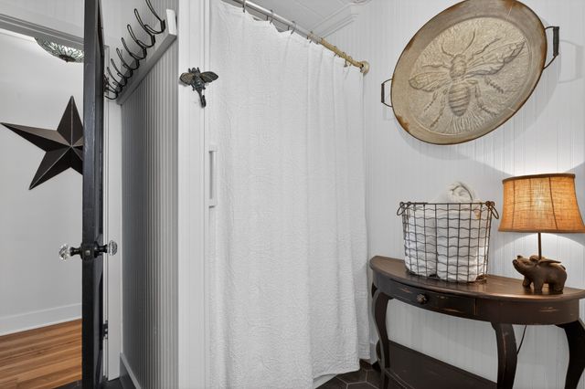 2074 W Fm 922, Valley View, TX 76272