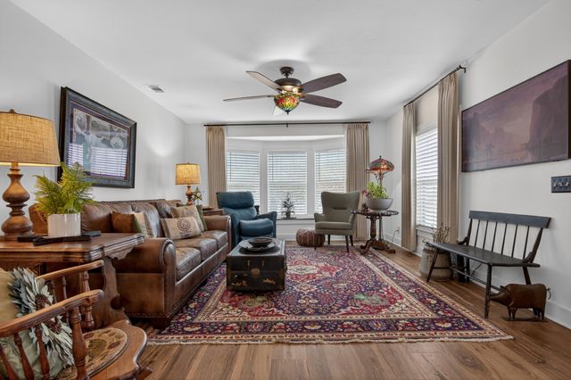 2074 W Fm 922, Valley View, TX 76272