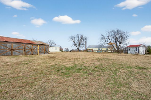 2074 W Fm 922, Valley View, TX 76272