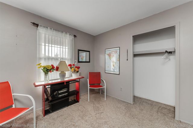 15895 Cambridge Drive, Clinton Charter Township, MI 48038