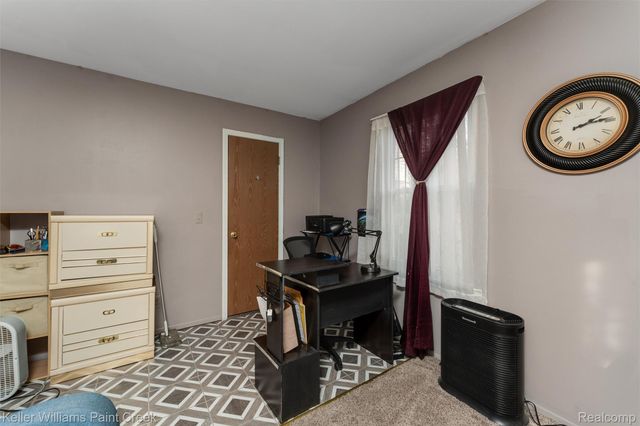 15895 Cambridge Drive, Clinton Charter Township, MI 48038