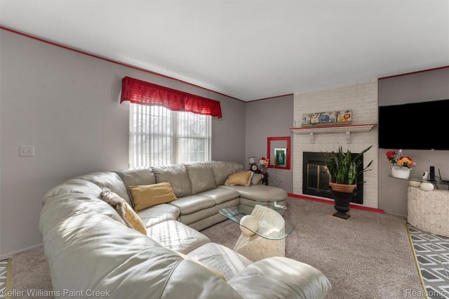 15895 Cambridge Drive, Clinton Charter Township, MI 48038