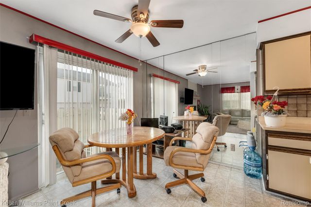 15895 Cambridge Drive, Clinton Charter Township, MI 48038