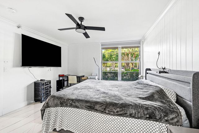18 Royal Palm Way Way 109, Boca Raton, FL 33432