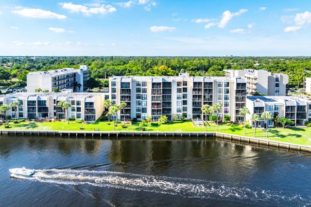 18 Royal Palm Way Way 109, Boca Raton, FL 33432