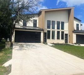 804 Hi CIR W A, Horseshoe Bay, TX 78657