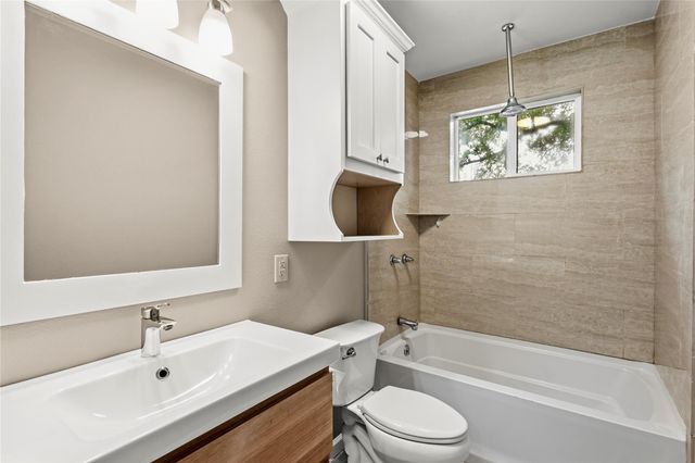 18000 Lafayette Park RD, Jonestown, TX 78645