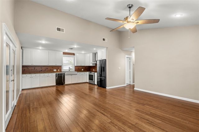 18000 Lafayette Park RD, Jonestown, TX 78645