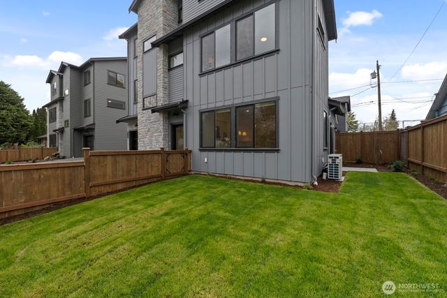 2723 NE 87th Street, Seattle, WA 98115