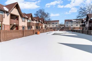 6206 Robinson Street 4, Overland Park, KS 66202