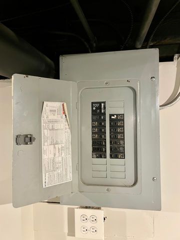 8538 S Buffalo Avenue, Chicago, IL 60617