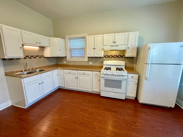 8538 S Buffalo Avenue, Chicago, IL 60617