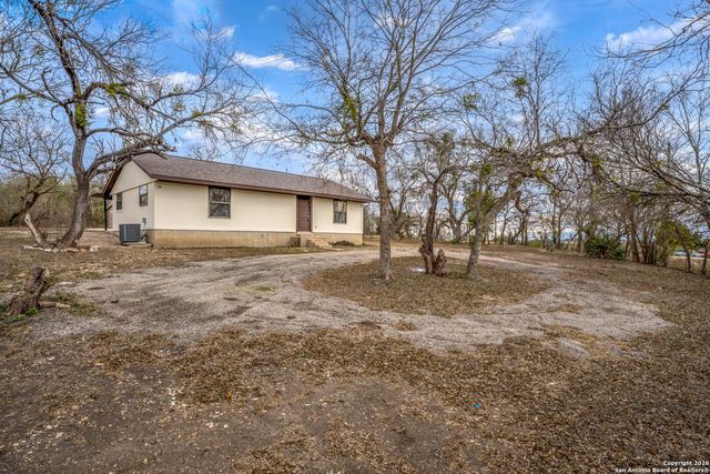 9557 Green Valley, Marion, TX 78124