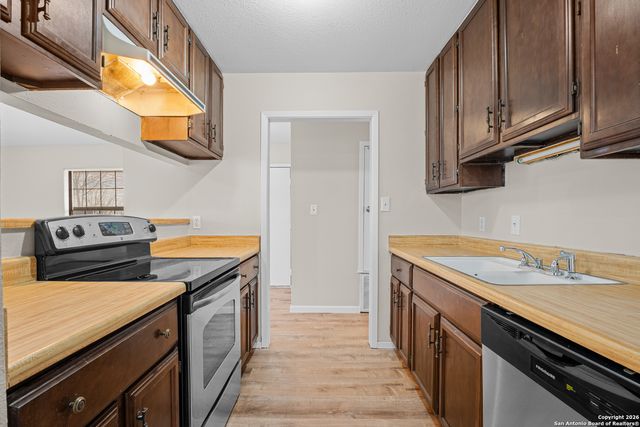 9557 Green Valley, Marion, TX 78124