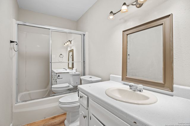 9557 Green Valley, Marion, TX 78124