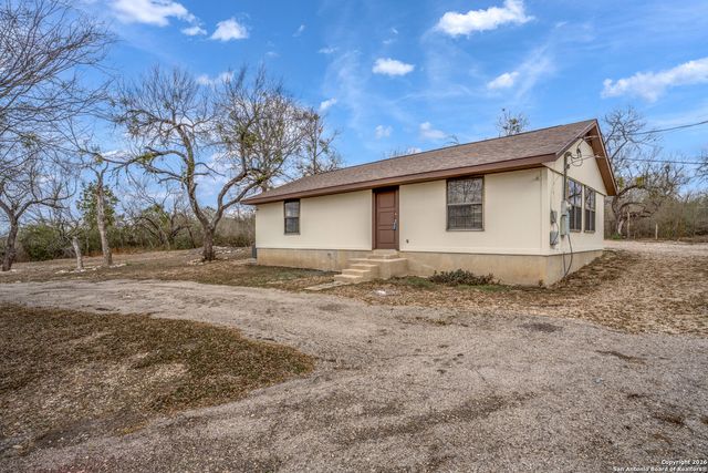 9557 Green Valley, Marion, TX 78124