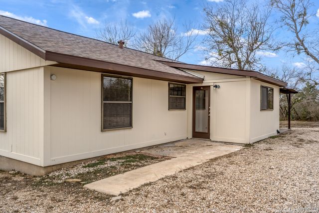 9557 Green Valley, Marion, TX 78124