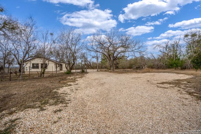 9557 Green Valley, Marion, TX 78124