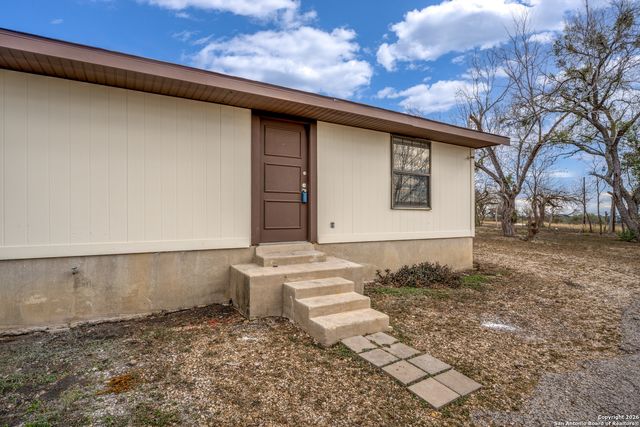 9557 Green Valley, Marion, TX 78124