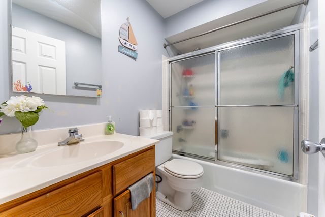 1132 E Randville Drive 2H, Palatine, IL 60074