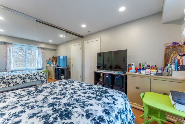 1132 E Randville Drive 2H, Palatine, IL 60074