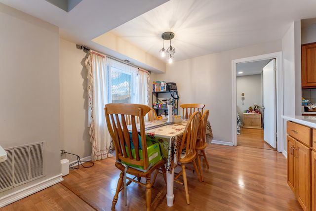 1132 E Randville Drive 2H, Palatine, IL 60074