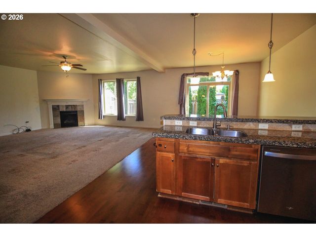 6398 Se GETTMAN Ter, Hillsboro, OR 97123