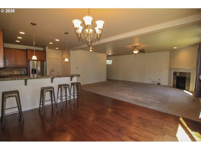 6398 Se GETTMAN Ter, Hillsboro, OR 97123