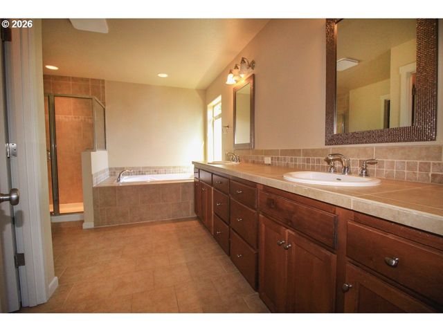 6398 Se GETTMAN Ter, Hillsboro, OR 97123