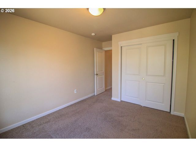 6398 Se GETTMAN Ter, Hillsboro, OR 97123