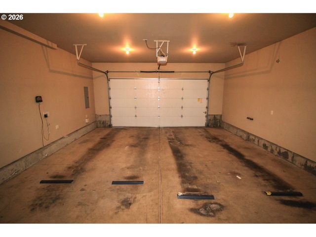 6398 Se GETTMAN Ter, Hillsboro, OR 97123