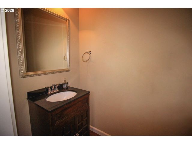 6398 Se GETTMAN Ter, Hillsboro, OR 97123