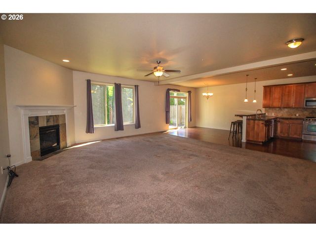 6398 Se GETTMAN Ter, Hillsboro, OR 97123