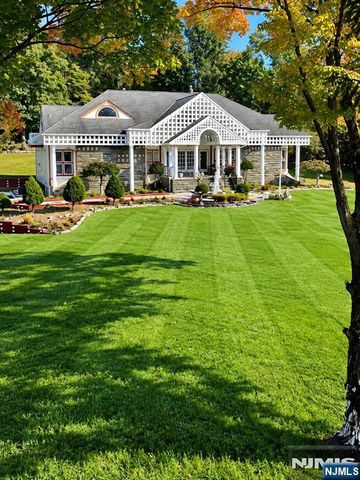 710 Totowa Road, Totowa, NJ 07512