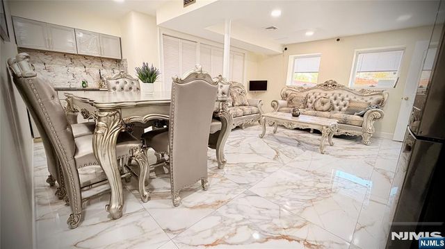 710 Totowa Road, Totowa, NJ 07512