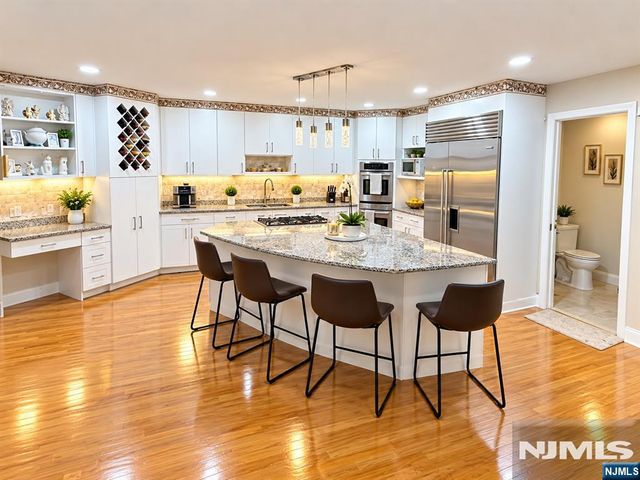710 Totowa Road, Totowa, NJ 07512
