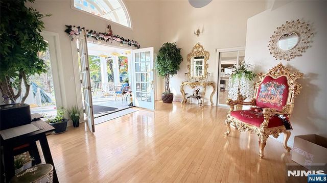 710 Totowa Road, Totowa, NJ 07512