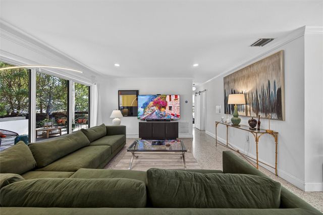 2701 NE 10th Terrace, Wilton Manors, FL 33334