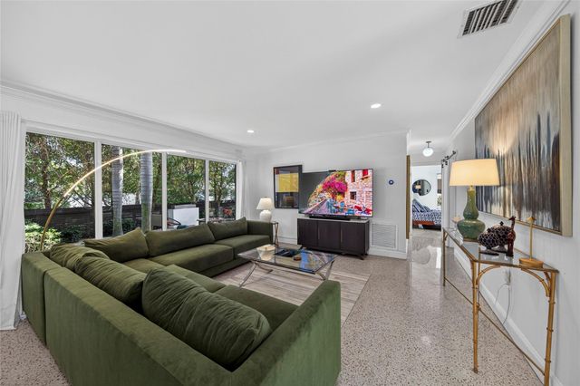 2701 NE 10th Terrace, Wilton Manors, FL 33334