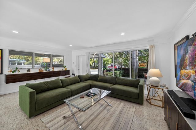 2701 NE 10th Terrace, Wilton Manors, FL 33334