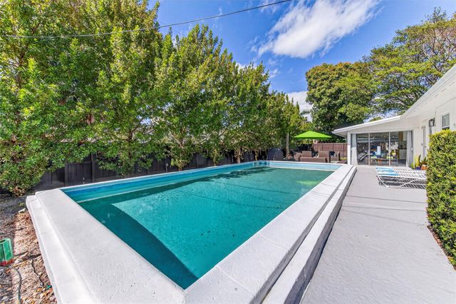 2701 NE 10th Terrace, Wilton Manors, FL 33334