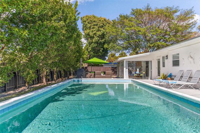 2701 NE 10th Terrace, Wilton Manors, FL 33334